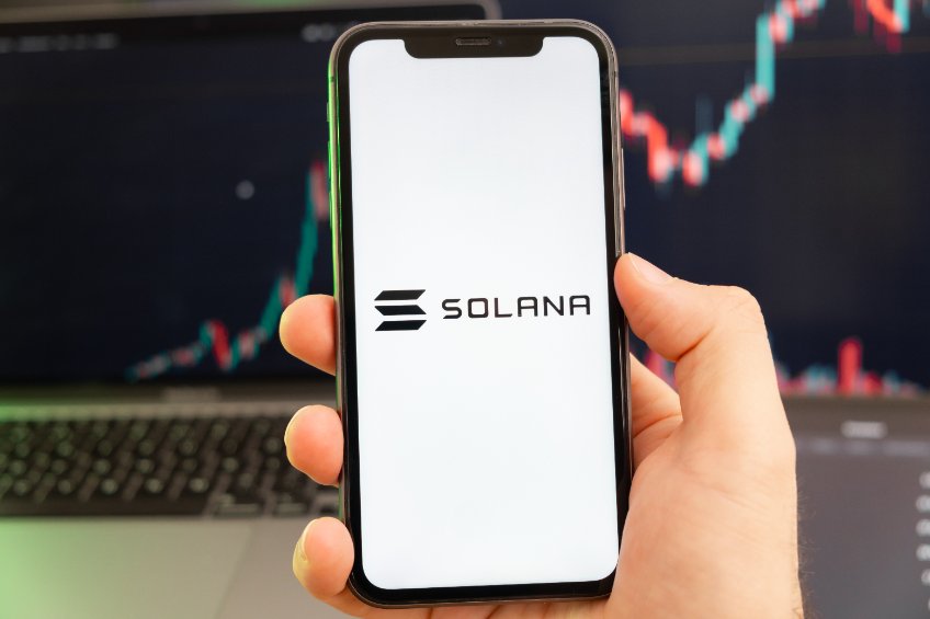 Is Solana sol facing a catastrophic breakout from an inside-bar pattern?
